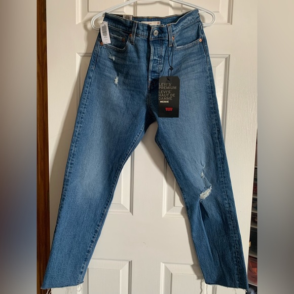 Levi's Wedgie Fit High Rise Jeans (29) - Picture 2 of 3